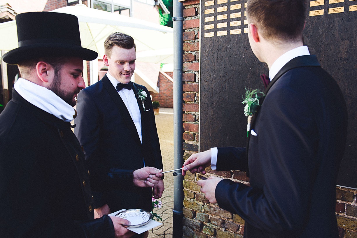 Bild zu Eine Männerhochzeit im Naafshäuschen in Lohmar