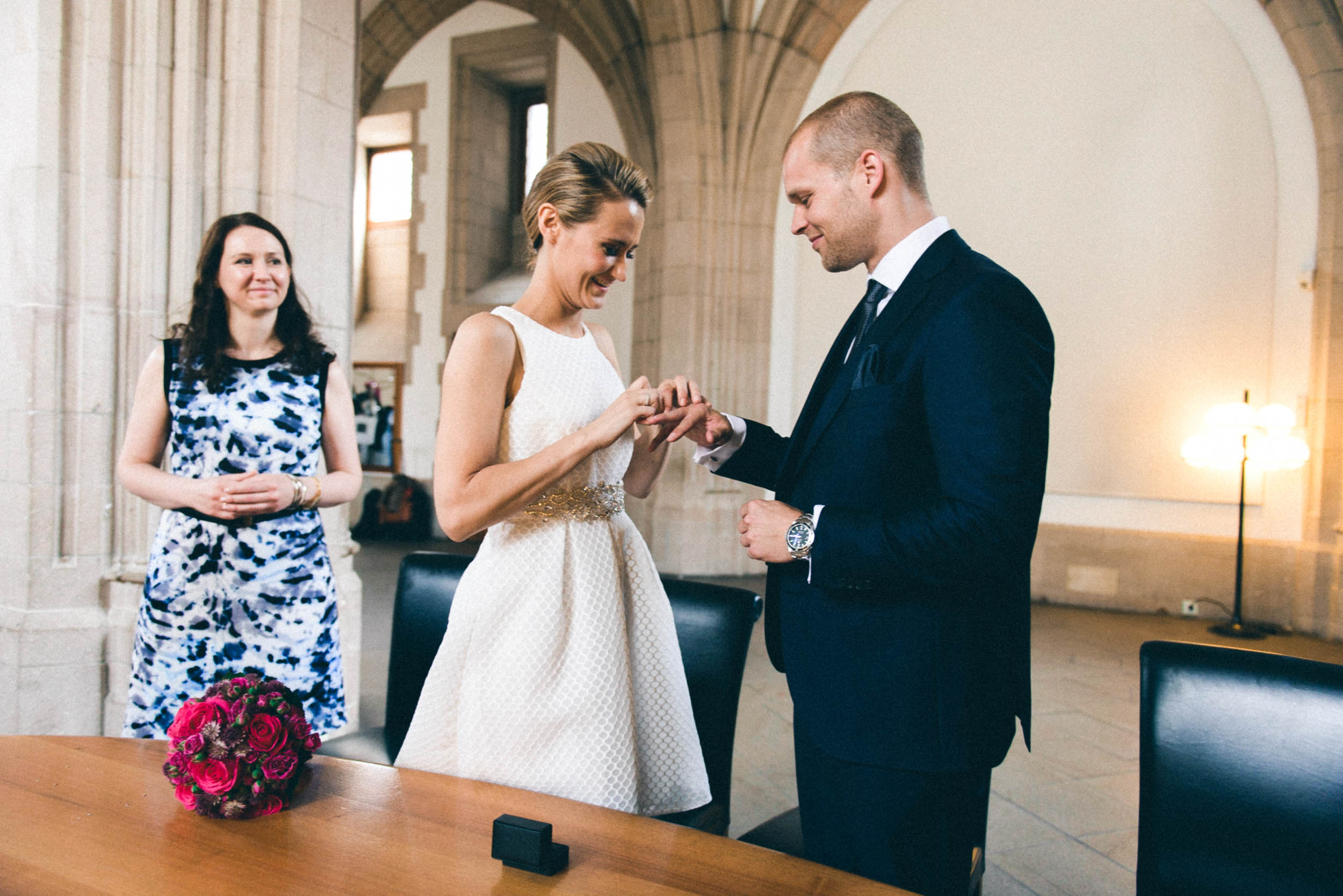 Bild zu Freie Trauung am Kölner Dom