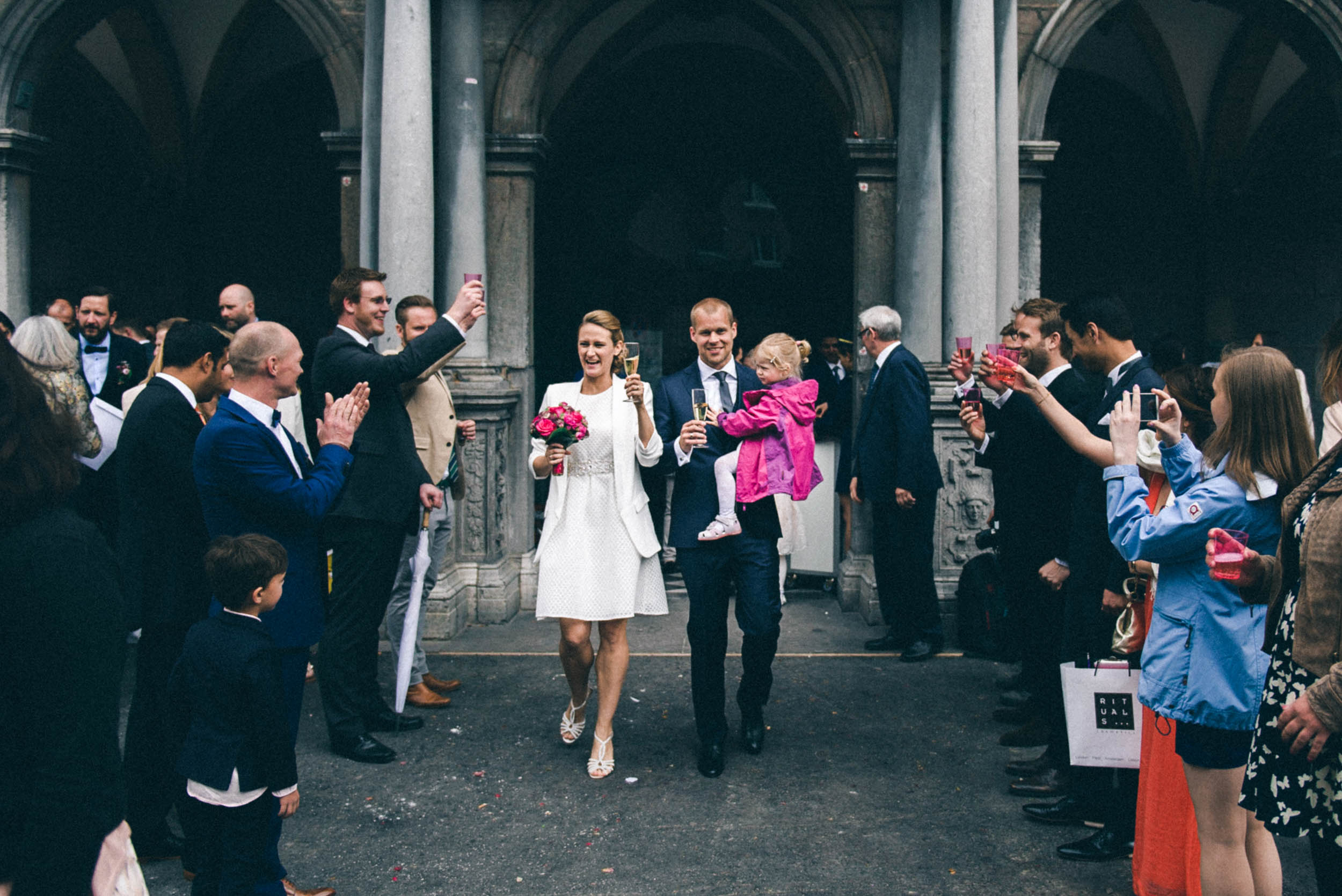 Bild zu Freie Trauung am Kölner Dom