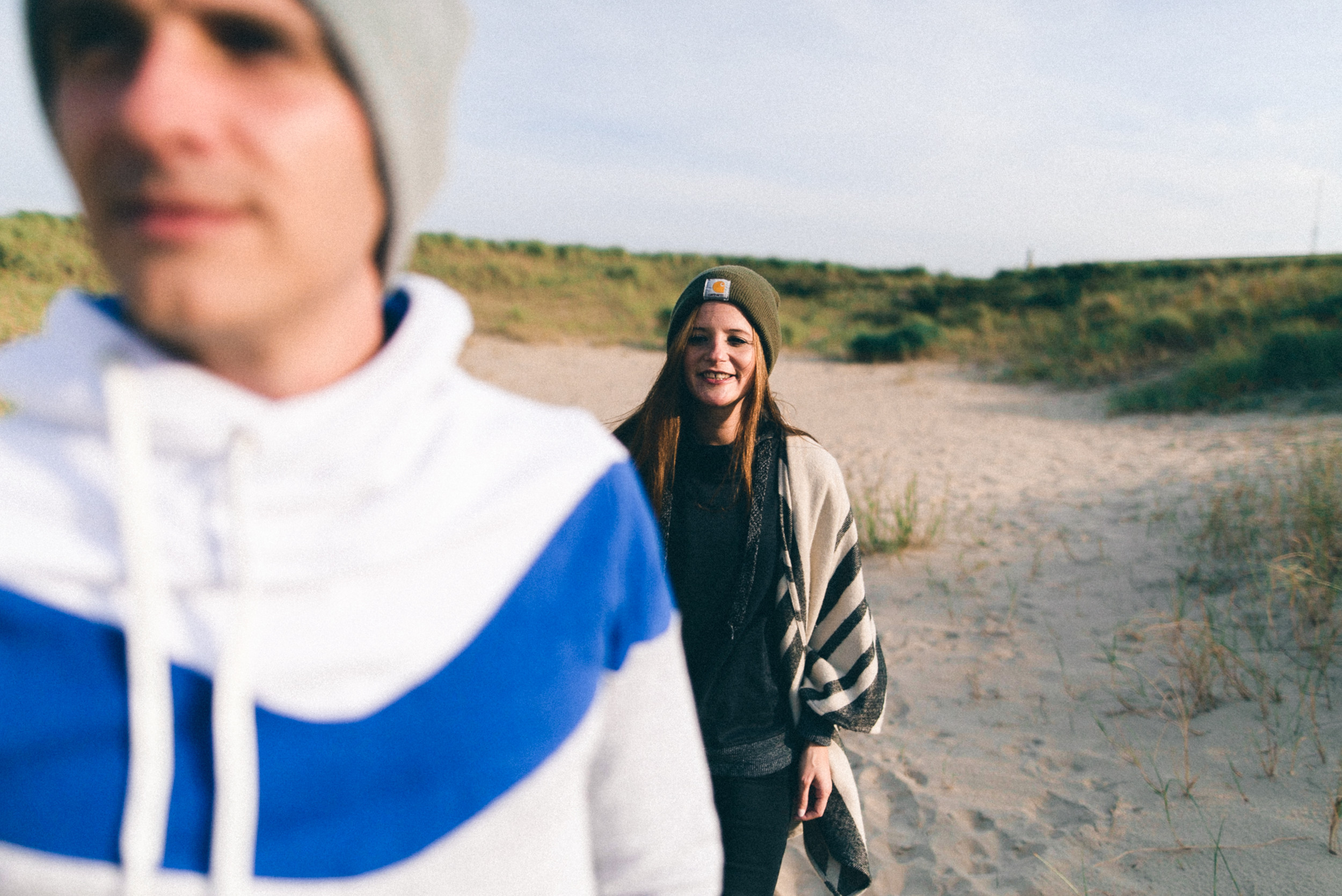 Bild zu Paarshooting am Strand in Breskens - Teil 2 mit Caro & Henning