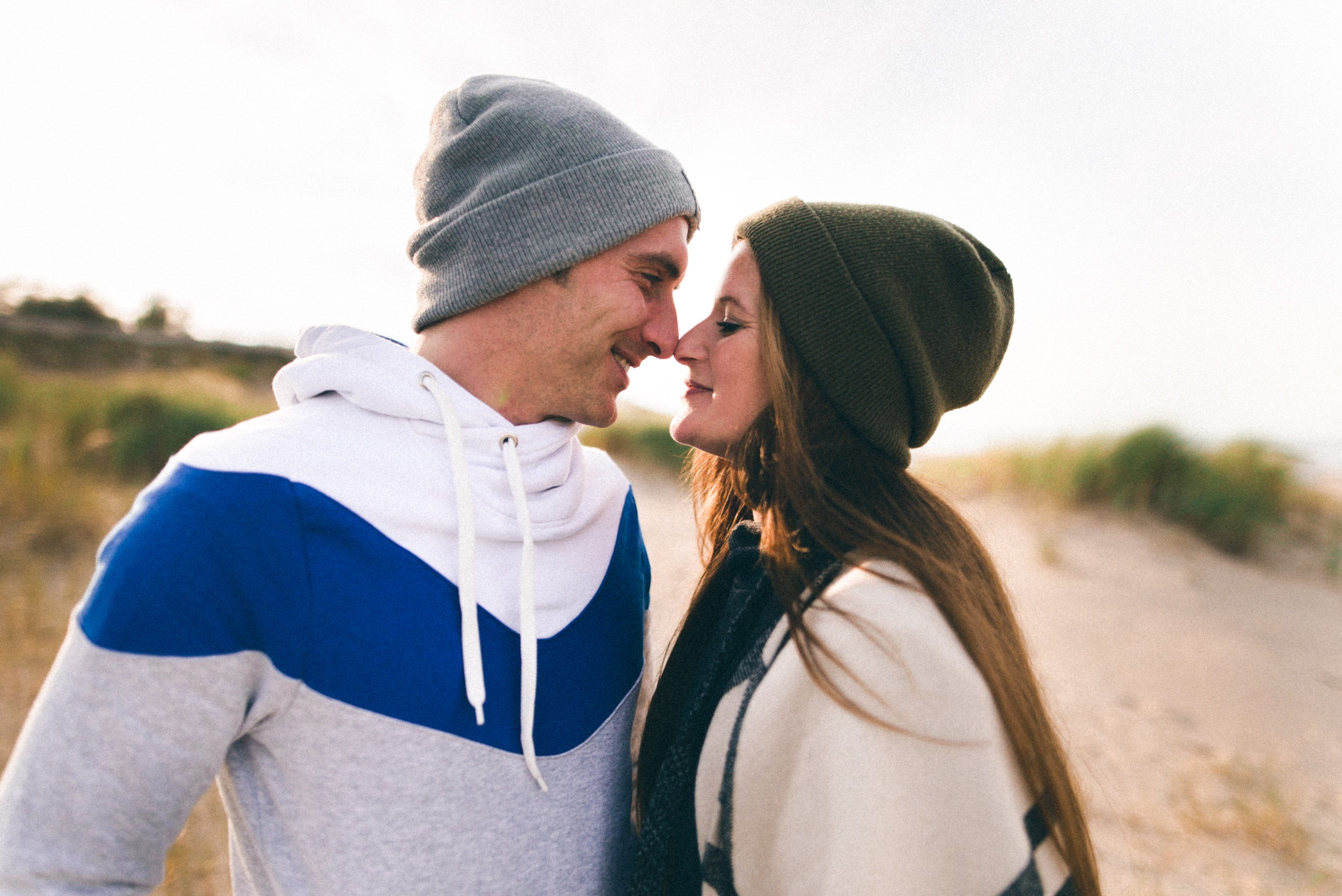 Bild zu Paarshooting am Strand in Breskens - Teil 2 mit Caro & Henning