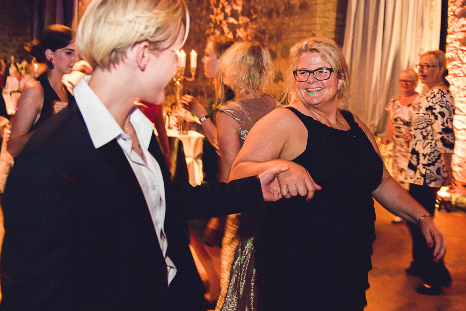 Bild zu Heiraten in der Kreuzbergkirche Bonn und feiern in der Godesburg Bad Godesberg